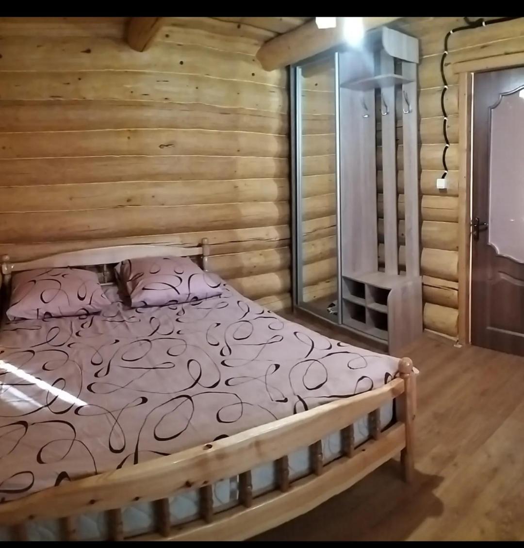 "Бджілка" І " Садиба Для Відпочинку" Lyuta Exterior photo